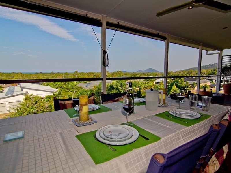 1 Calamus Court, Palm Cove QLD 4879