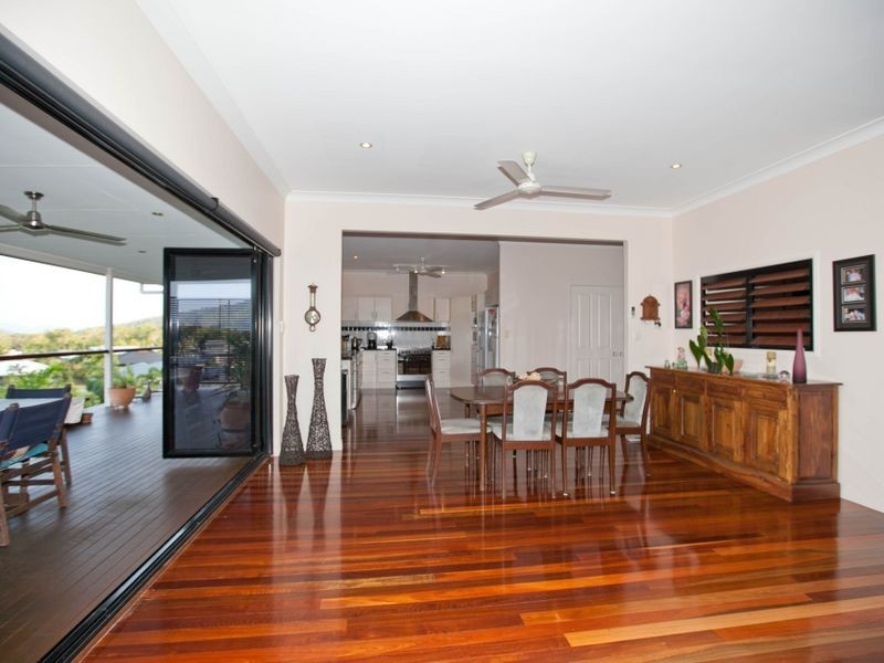 1 Calamus Court, Palm Cove QLD 4879