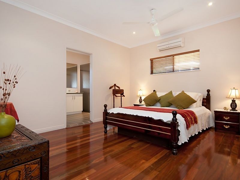 1 Calamus Court, Palm Cove QLD 4879