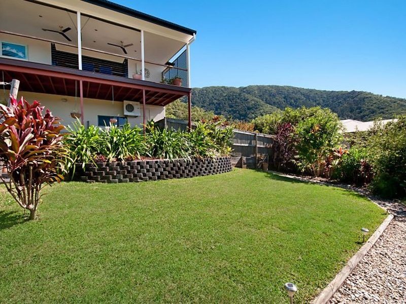 1 Calamus Court, Palm Cove QLD 4879