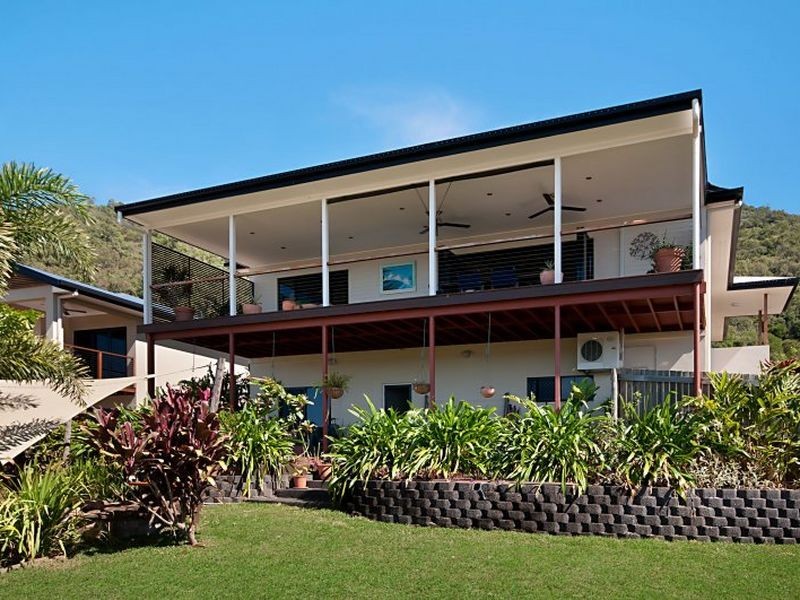 1 Calamus Court, Palm Cove QLD 4879