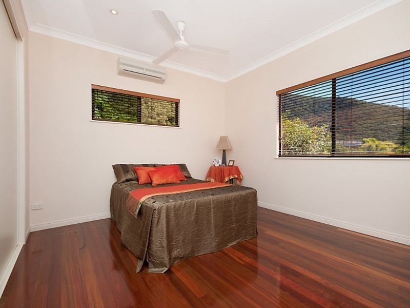 1 Calamus Court, Palm Cove QLD 4879