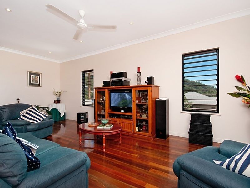 1 Calamus Court, Palm Cove QLD 4879
