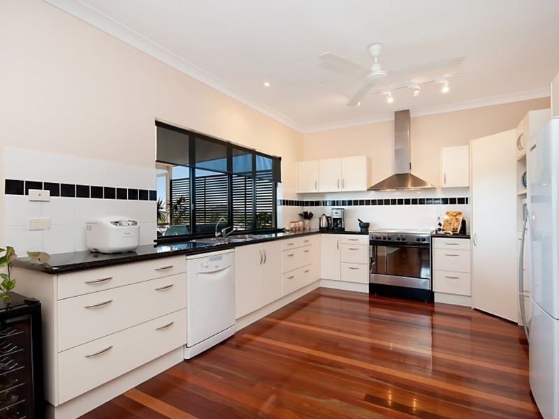 1 Calamus Court, Palm Cove QLD 4879