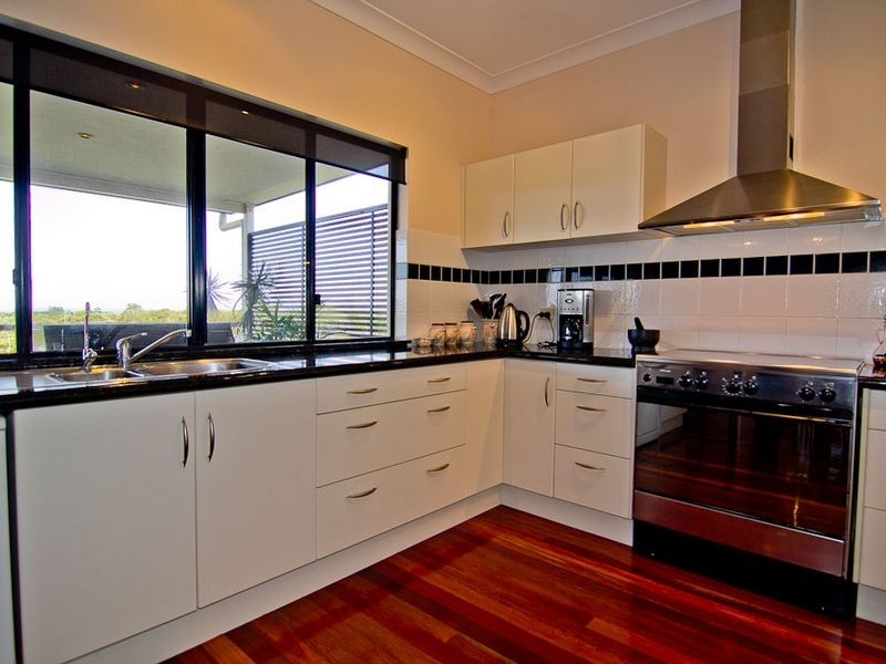 1 Calamus Court, Palm Cove QLD 4879