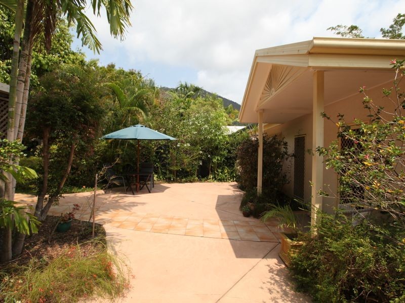 12 Saddle Mountain Road, Smithfield QLD 4878