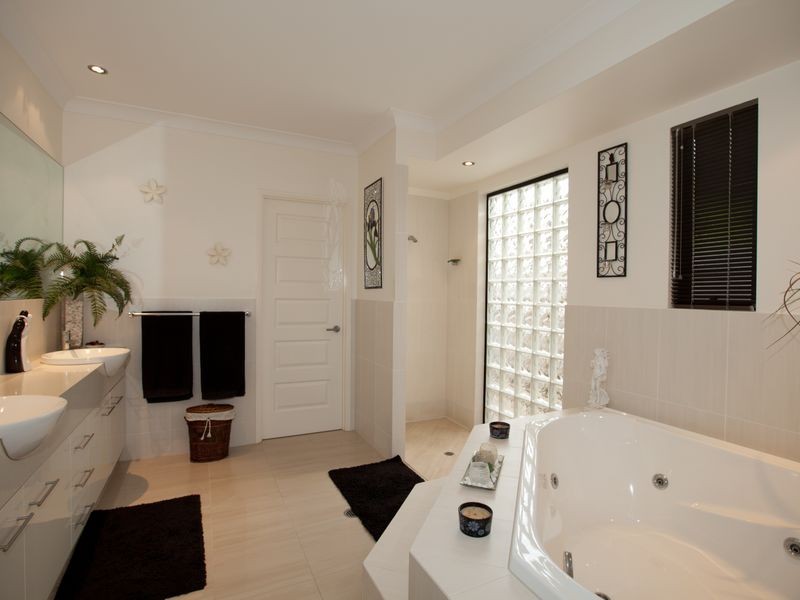 7 Hockey Avenue, Smithfield QLD 4878