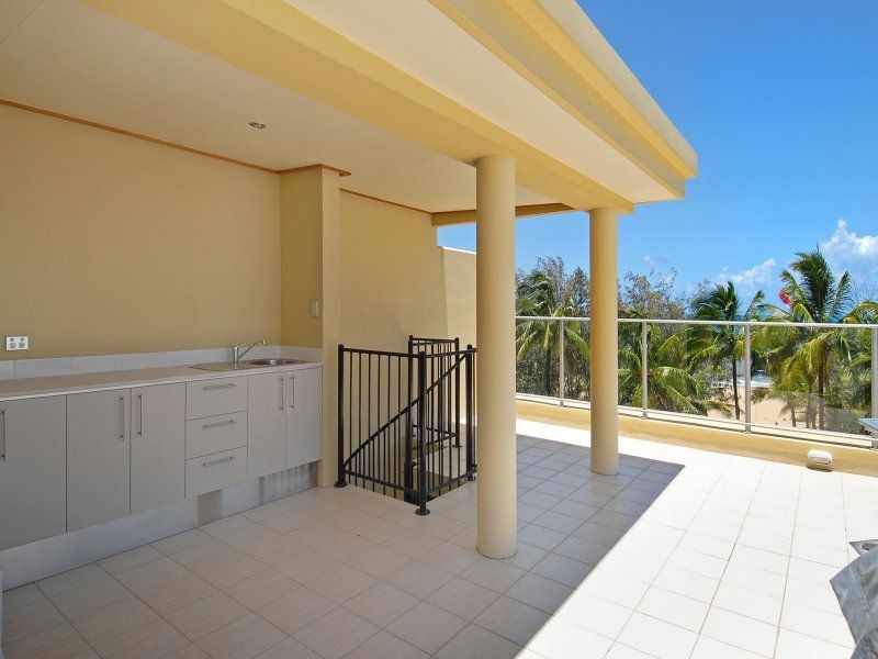 12/31-33 Sims Esplanade, Yorkeys Knob QLD 4878