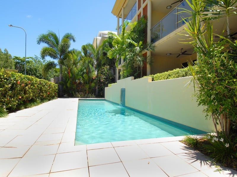 12/31-33 Sims Esplanade, Yorkeys Knob QLD 4878