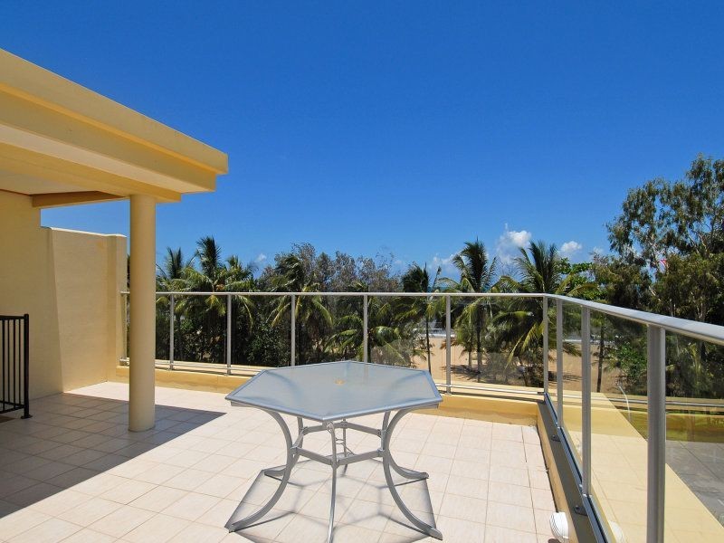 12/31-33 Sims Esplanade, Yorkeys Knob QLD 4878