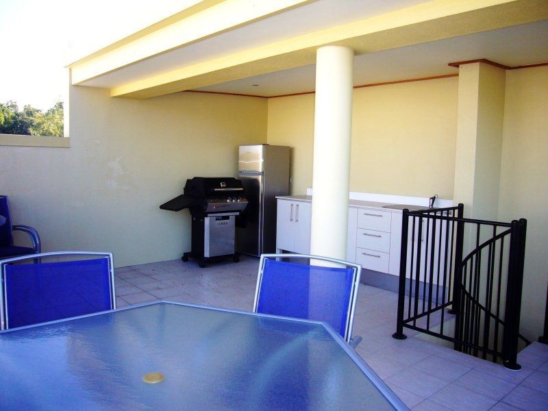 12/31-33 Sims Esplanade, Yorkeys Knob QLD 4878