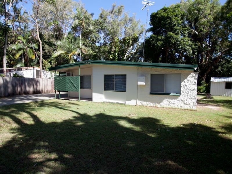 23 Golf Street, Yorkeys Knob QLD 4878