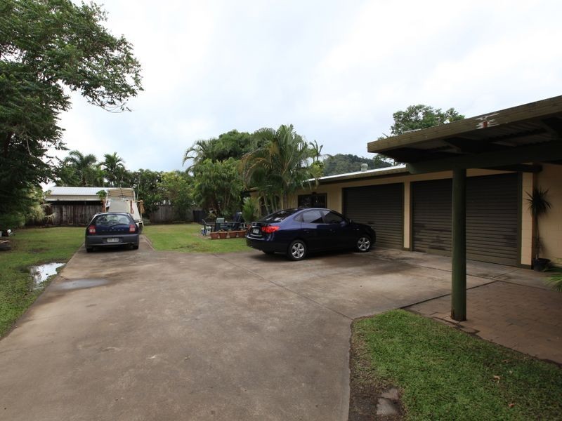 1 & 2 / 6 Simbai Close, Trinity Beach QLD 4879