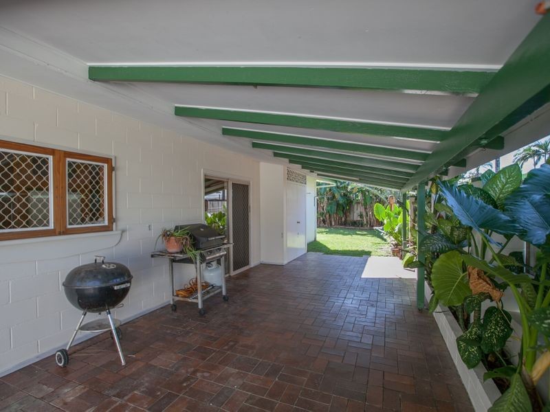 14 Roslyn Close, Yorkeys Knob QLD 4878