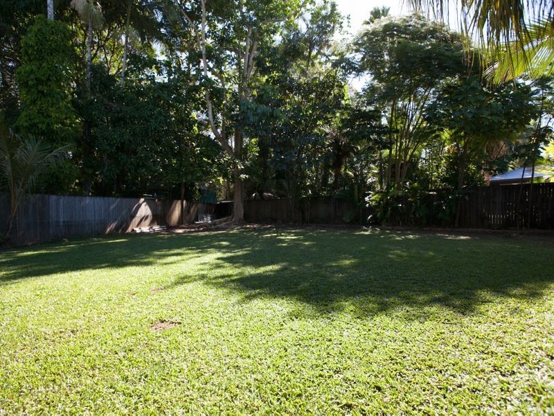 14 Roslyn Close, Yorkeys Knob QLD 4878