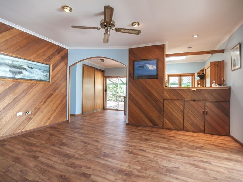 14 Roslyn Close, Yorkeys Knob QLD 4878