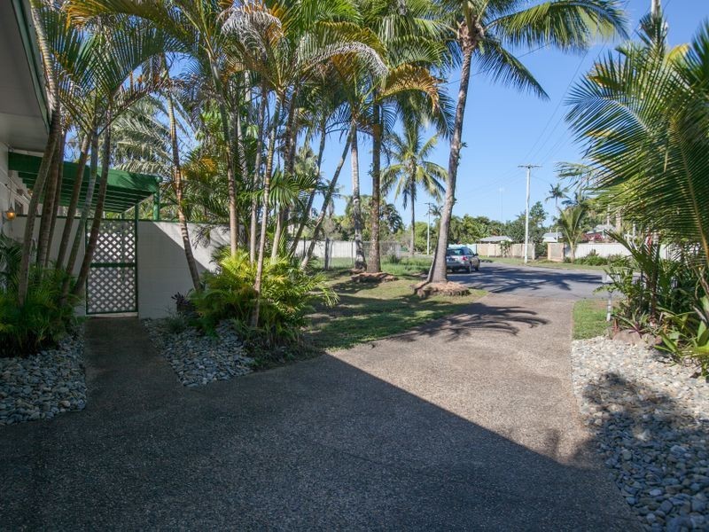 14 Roslyn Close, Yorkeys Knob QLD 4878