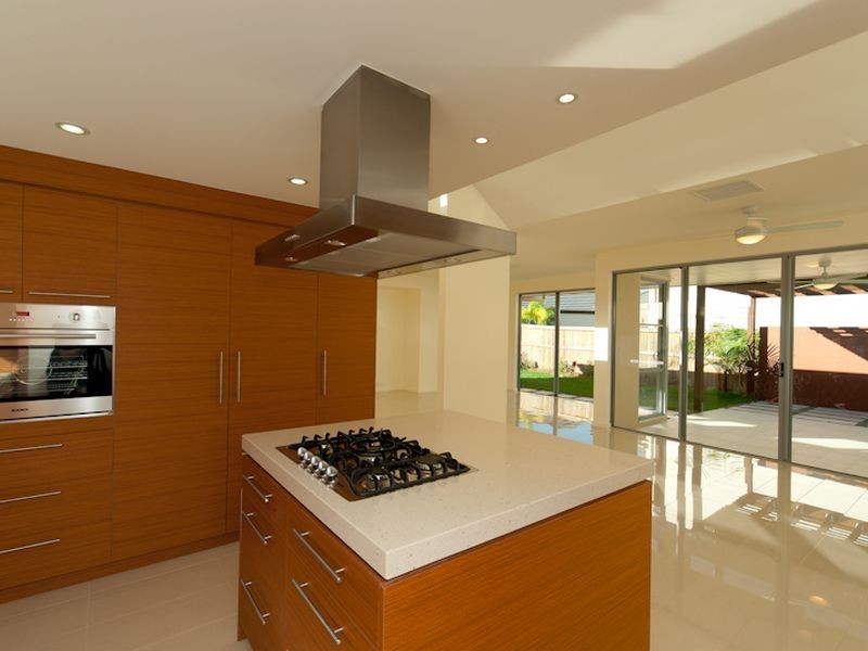 4 Rossmann Road, Smithfield QLD 4878