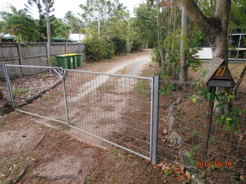 7 La Trobe Close, Trinity Park QLD 4879