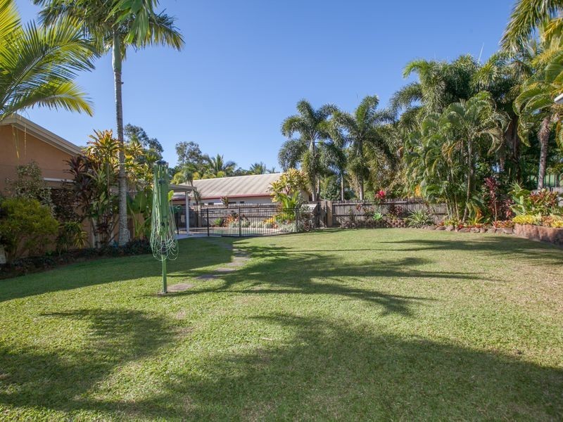 10 Sarina Close, Kewarra Beach QLD 4879