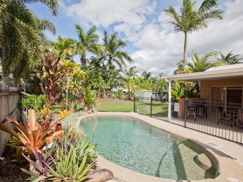 10 Sarina Close, Kewarra Beach QLD 4879