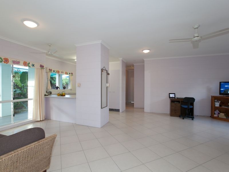 4 Cheviot Street, Smithfield QLD 4878