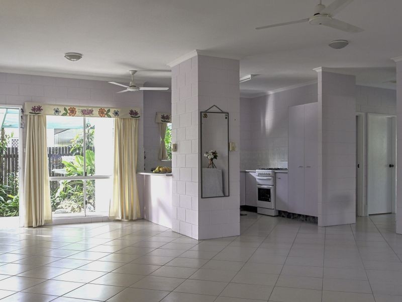 4 Cheviot Street, Smithfield QLD 4878