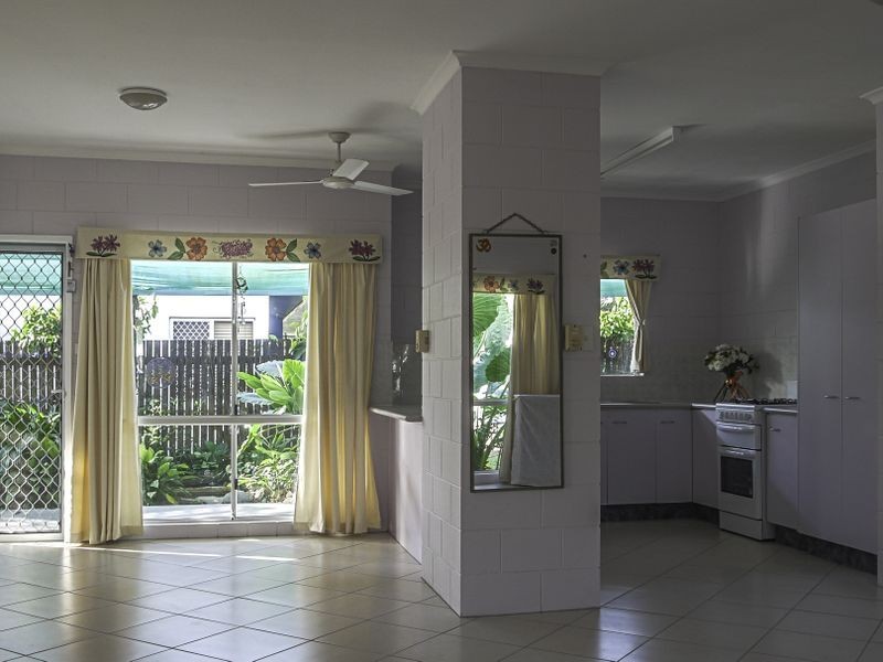 4 Cheviot Street, Smithfield QLD 4878