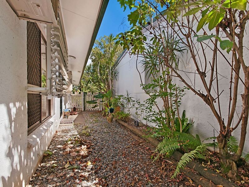 2/36-38 Mimosa Street, Holloways Beach QLD 4878