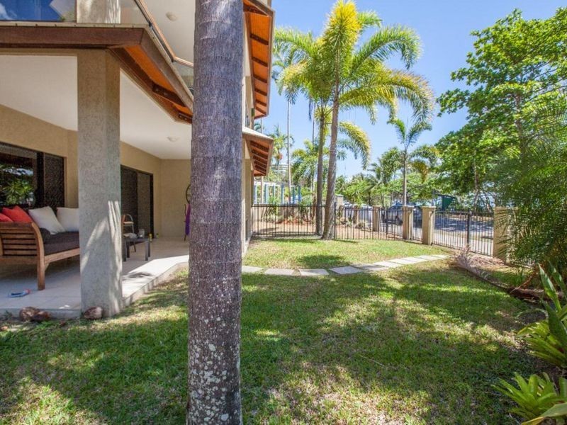 2/73 Sims Esplanade, Yorkeys Knob QLD 4878