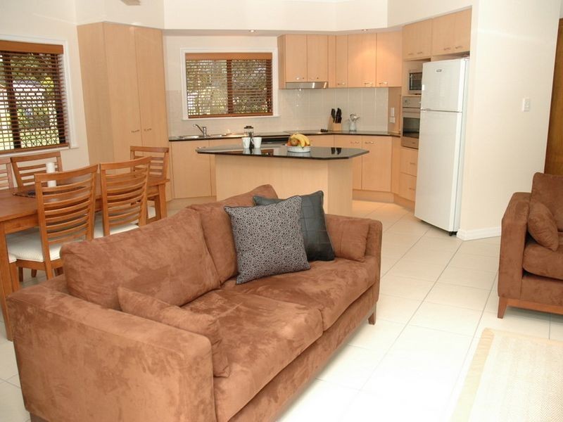 2/73 Sims Esplanade, Yorkeys Knob QLD 4878