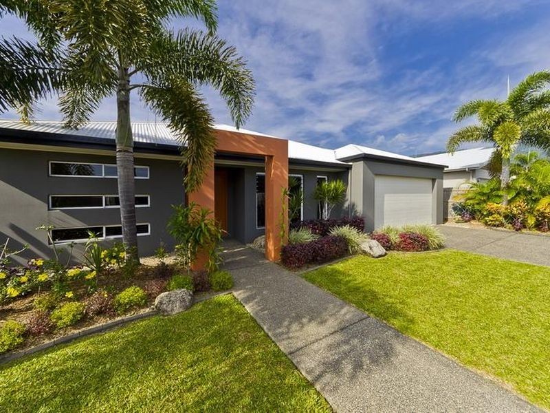 8 Hockey Avenue, Smithfield QLD 4878