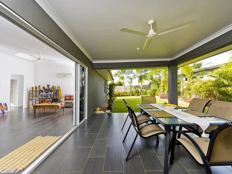 8 Hockey Avenue, Smithfield QLD 4878