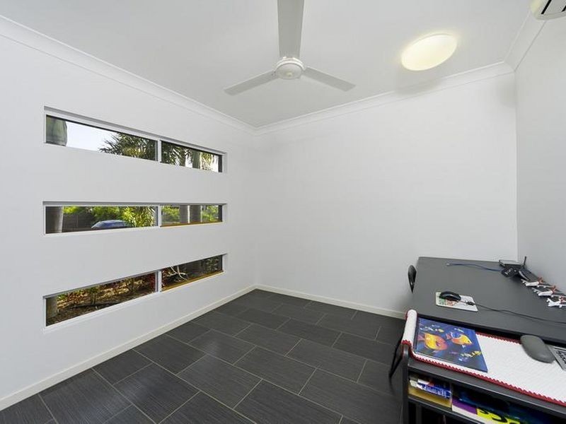 8 Hockey Avenue, Smithfield QLD 4878