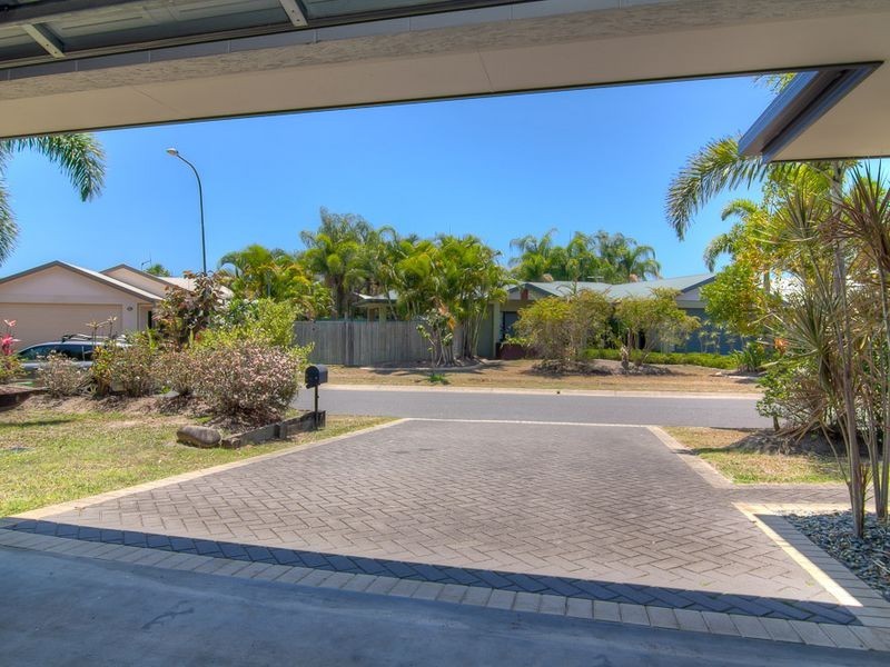 2 Venice Close, Kewarra Beach QLD 4879