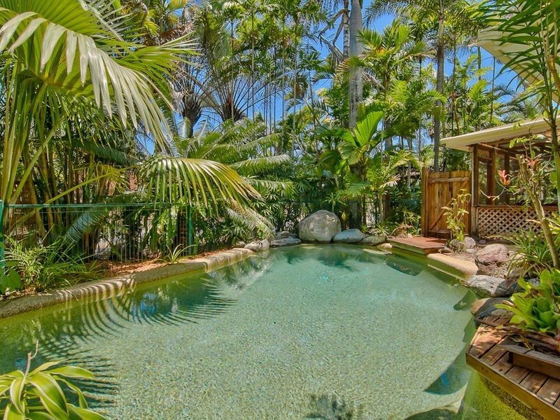 24 Maple Street, Holloways Beach QLD 4878