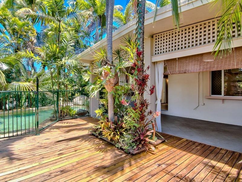 24 Maple Street, Holloways Beach QLD 4878