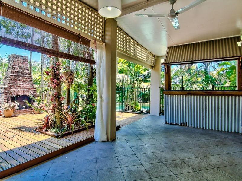 24 Maple Street, Holloways Beach QLD 4878