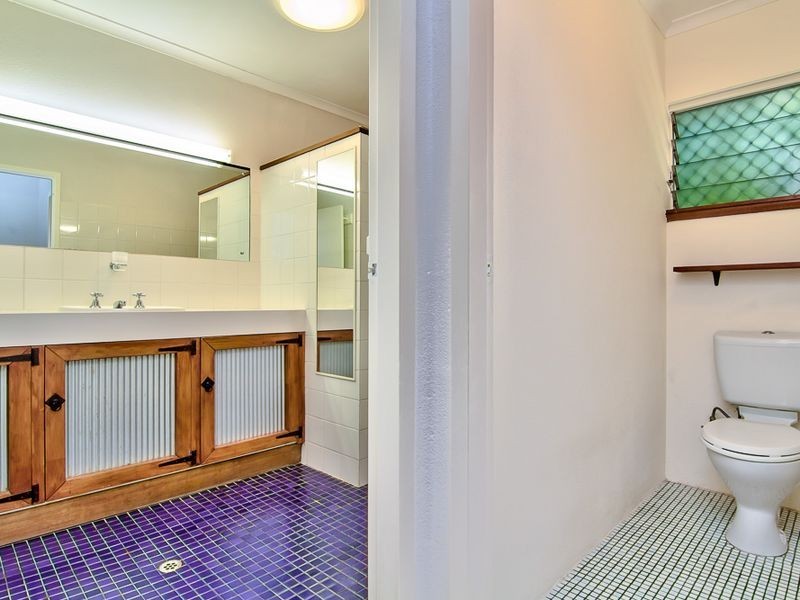 24 Maple Street, Holloways Beach QLD 4878