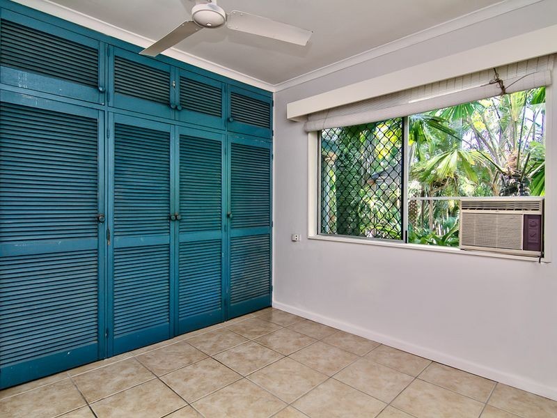 24 Maple Street, Holloways Beach QLD 4878