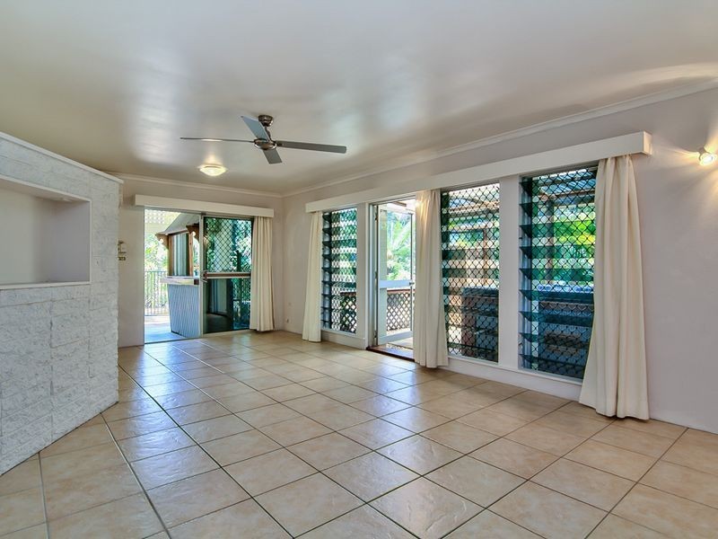 24 Maple Street, Holloways Beach QLD 4878