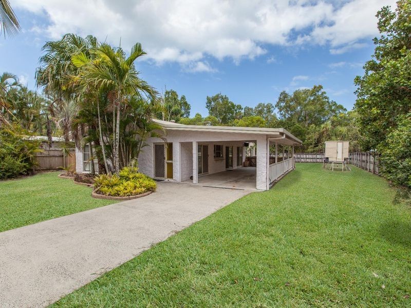 56 Baronia Cresent, Holloways Beach QLD 4878
