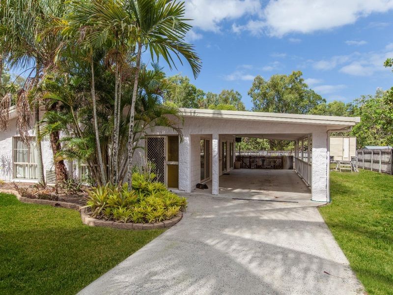 56 Baronia Cresent, Holloways Beach QLD 4878