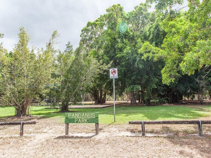 56 Baronia Cresent, Holloways Beach QLD 4878