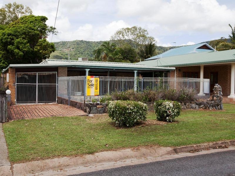 49 Arlington Esplanade, Clifton Beach QLD 4879