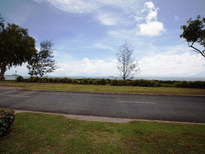 49 Arlington Esplanade, Clifton Beach QLD 4879