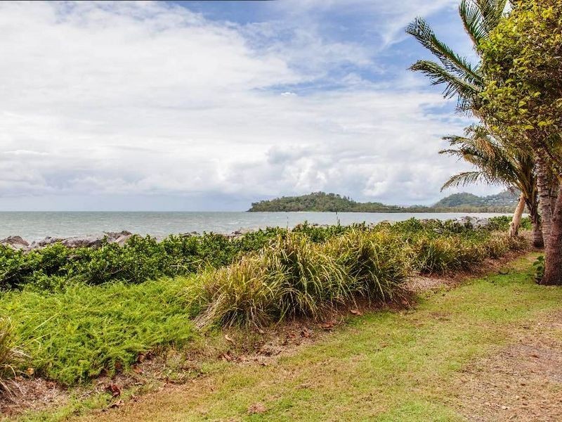 49 Arlington Esplanade, Clifton Beach QLD 4879