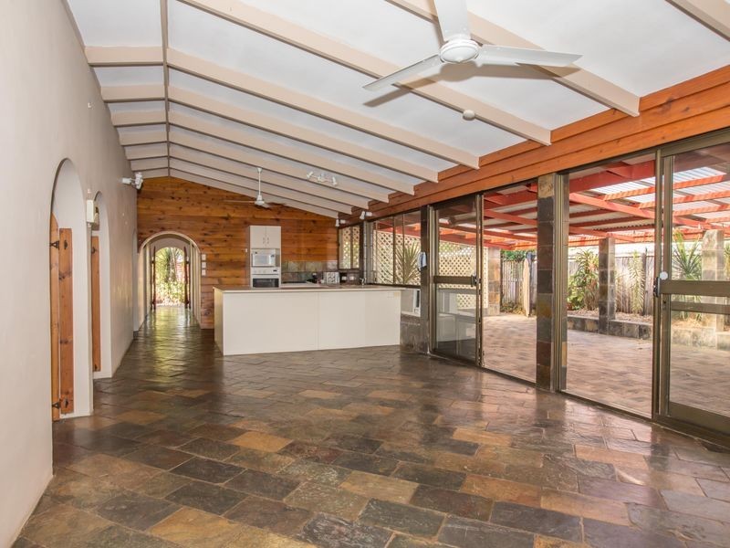 13 Mahogany Street, Holloways Beach QLD 4878