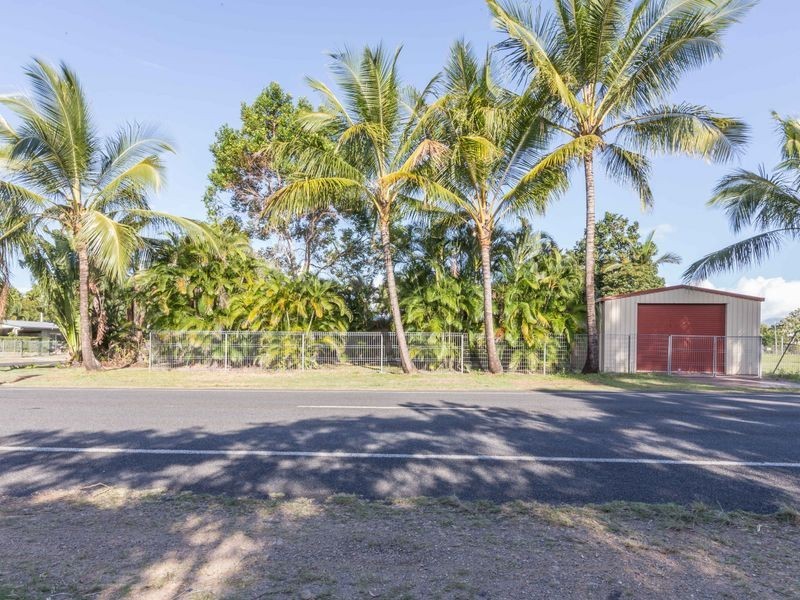 13 Mahogany Street, Holloways Beach QLD 4878