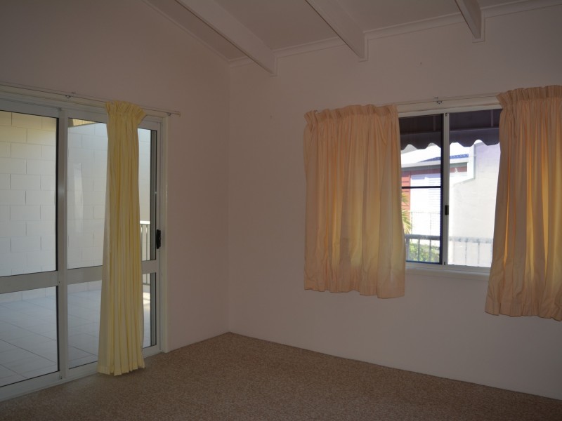 1/16 Rutherford Street, Yorkeys Knob QLD 4878